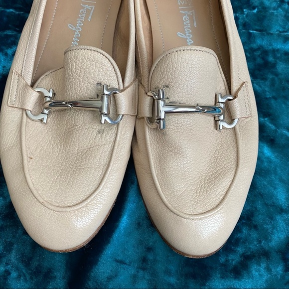 My Ferragamo Cream Tan Beige Almond Toe Loafers Size 6.5 - Picture 7 of 8